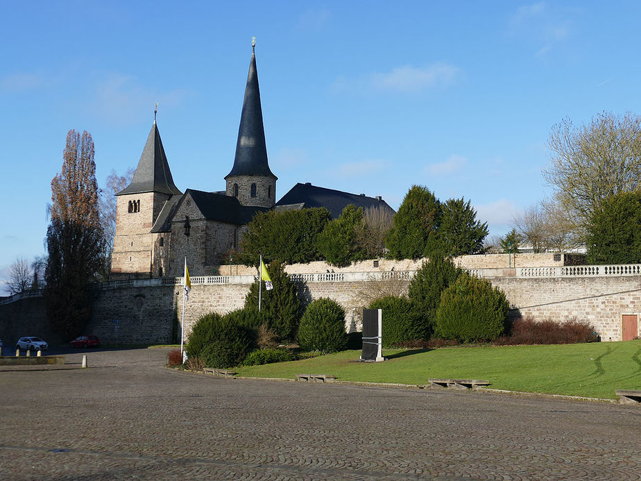 Aussendung der Sternsinger im Hohen Dom zu Fulda (Foto: Karl-Franz Thiede)